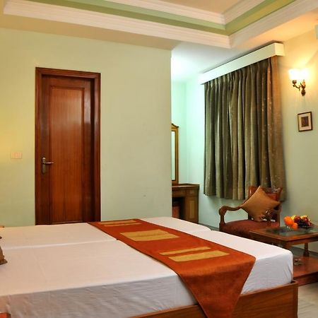 Hotel Citi International Delhi  Bagian luar foto