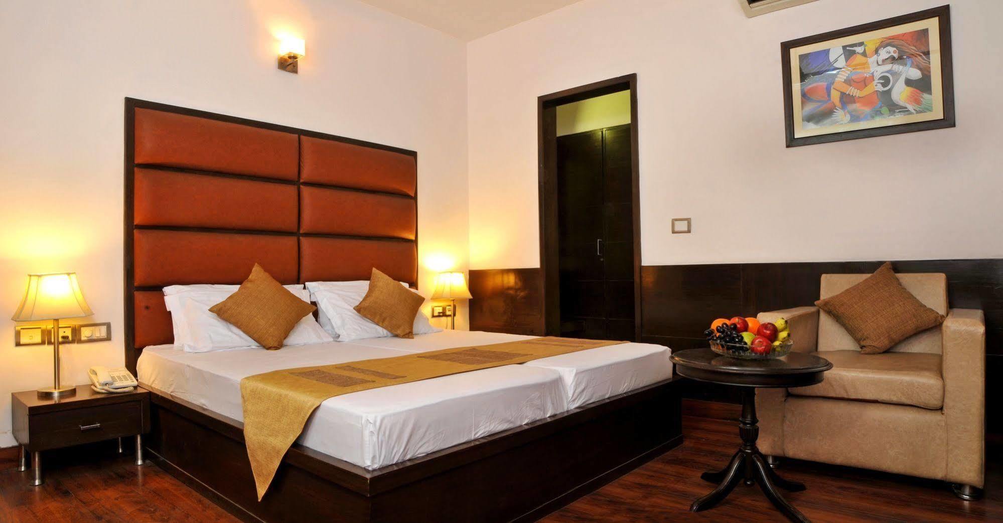 Hotel Citi International Delhi  Bagian luar foto